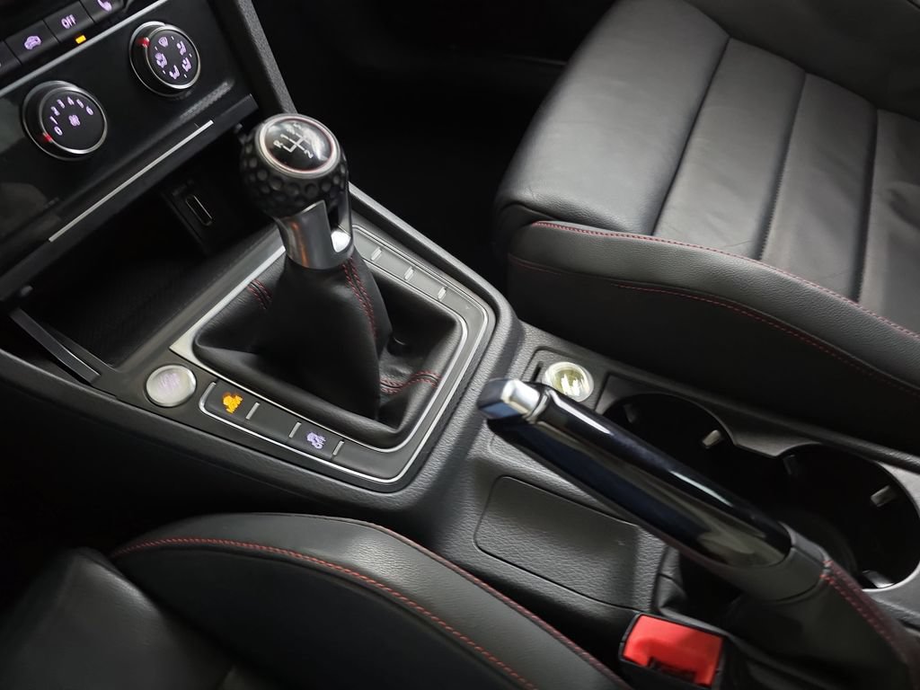 Used 2015 Volkswagen GTI SE w/ Lighting Package (SEL) FWD image 25