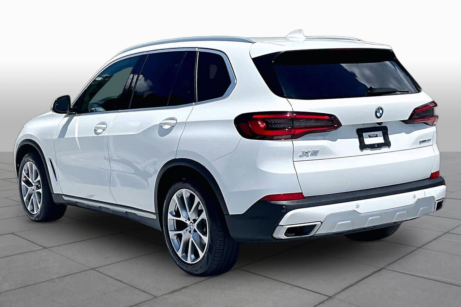 Used 2022 BMW X5 sDrive40i w/ Luxury Seating Package RWD image 12