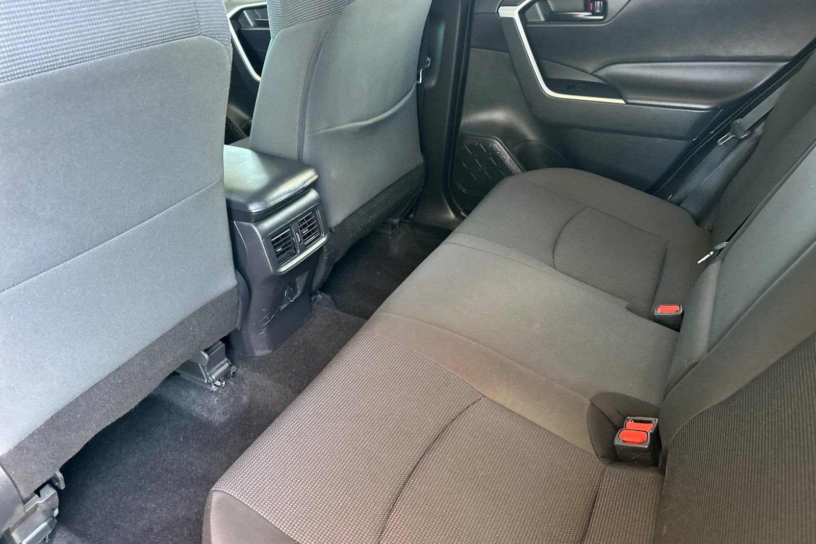 Certified 2021 Toyota RAV4 LE AWD/4WD image 15