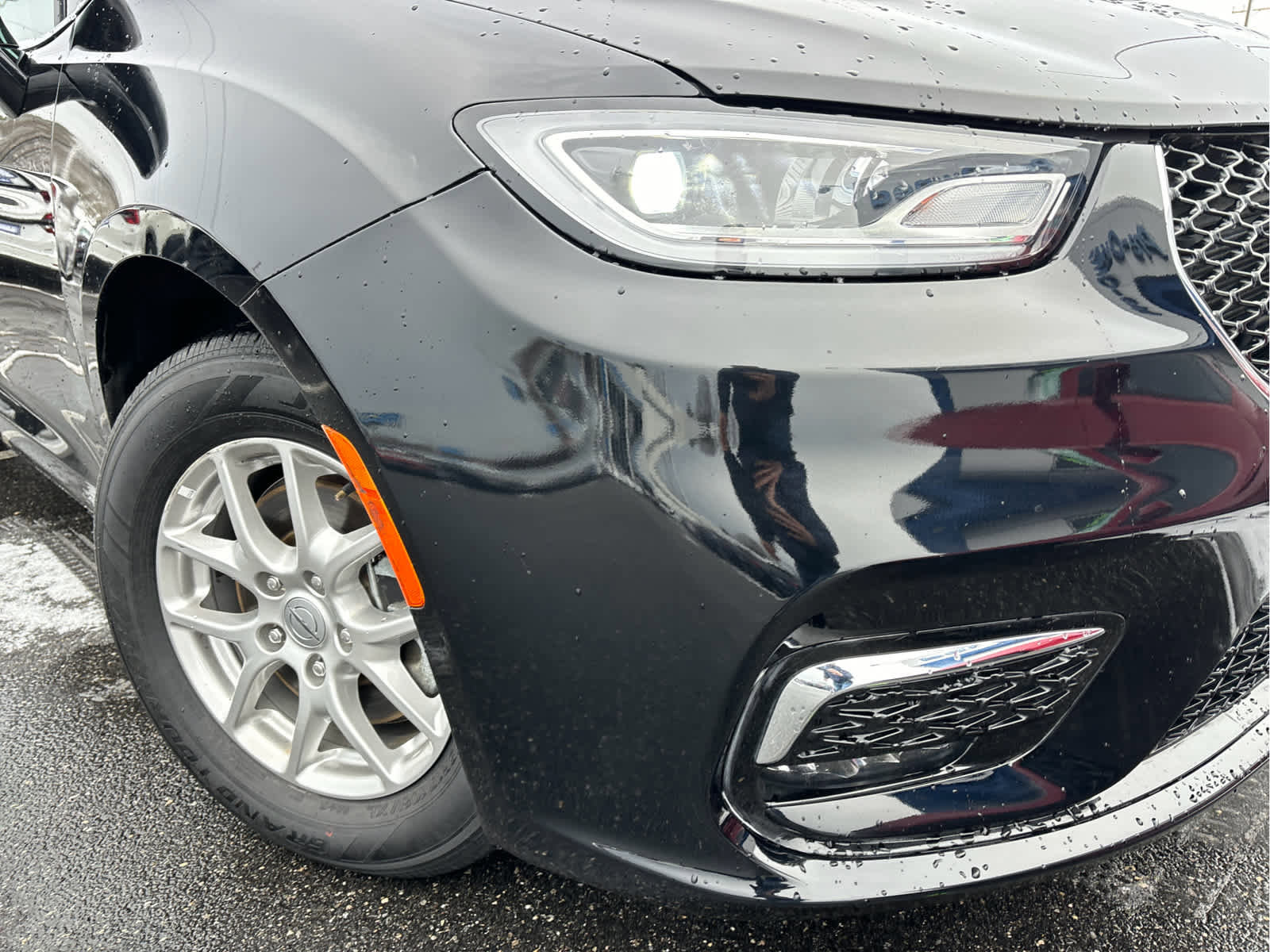 Used 2024 Chrysler Pacifica Touring-L image 21