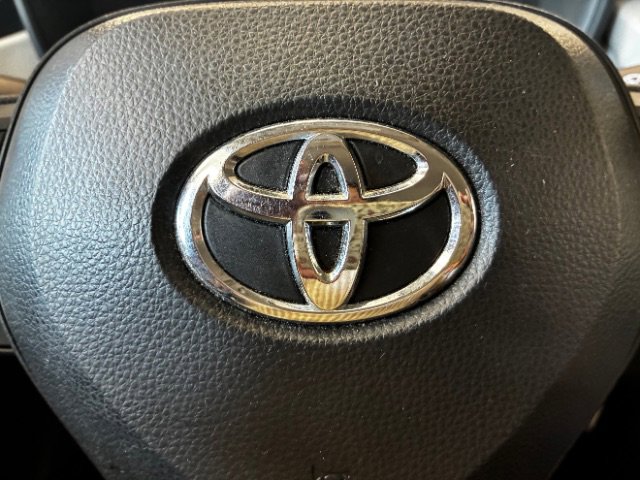Used 2021 Toyota Corolla LE FWD image 18