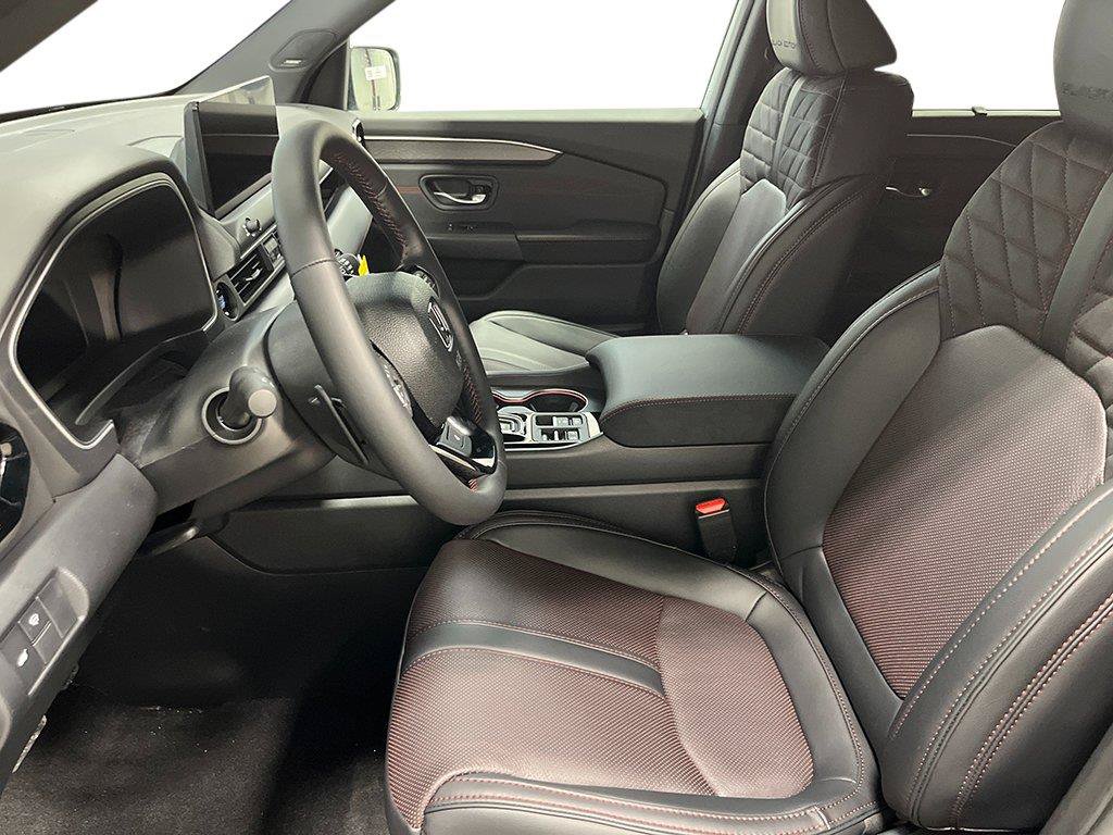 New 2026 Honda Pilot Black Edition image 13