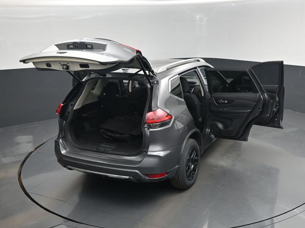 Used 2018 Nissan Rogue SV image 29