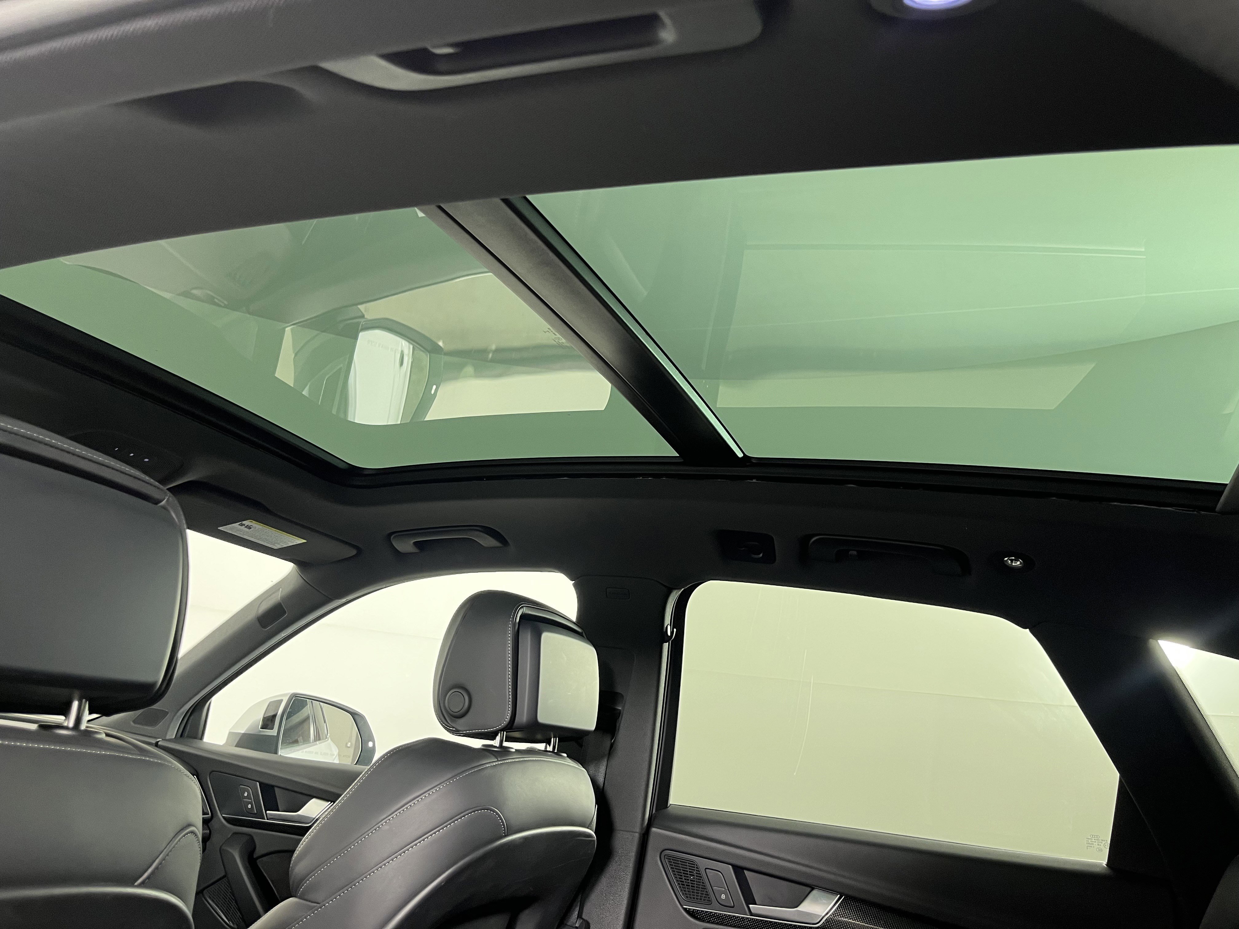 Used 2018 Audi SQ5 Prestige w/ Prestige Package image 17