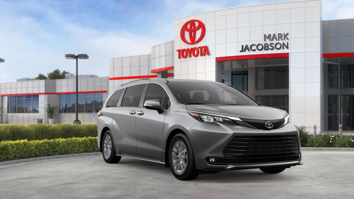 New 2026 Toyota Sienna XLE image 37