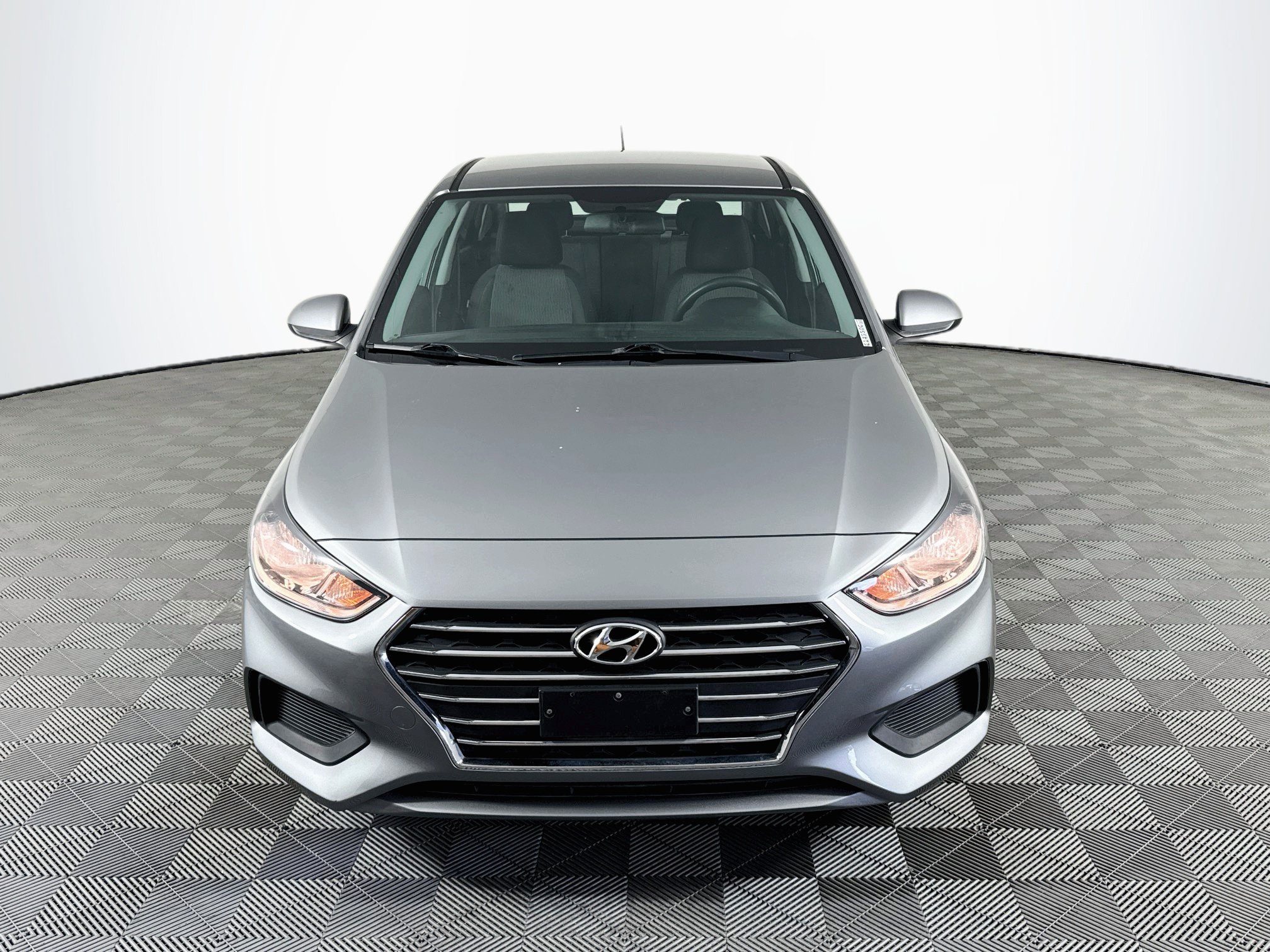 Used 2021 Hyundai Accent SE FWD image 2