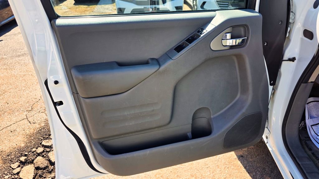 Used 2016 Nissan Frontier SV w/ SV Value Truck Package image 11