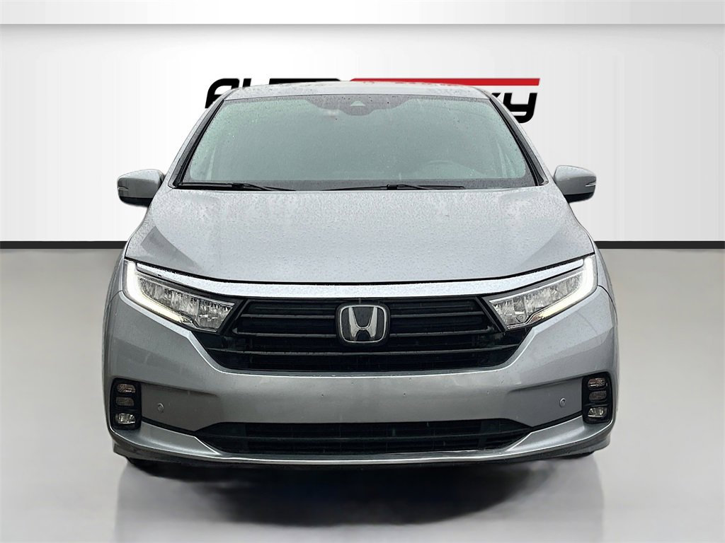 Used 2024 Honda Odyssey Touring image 2