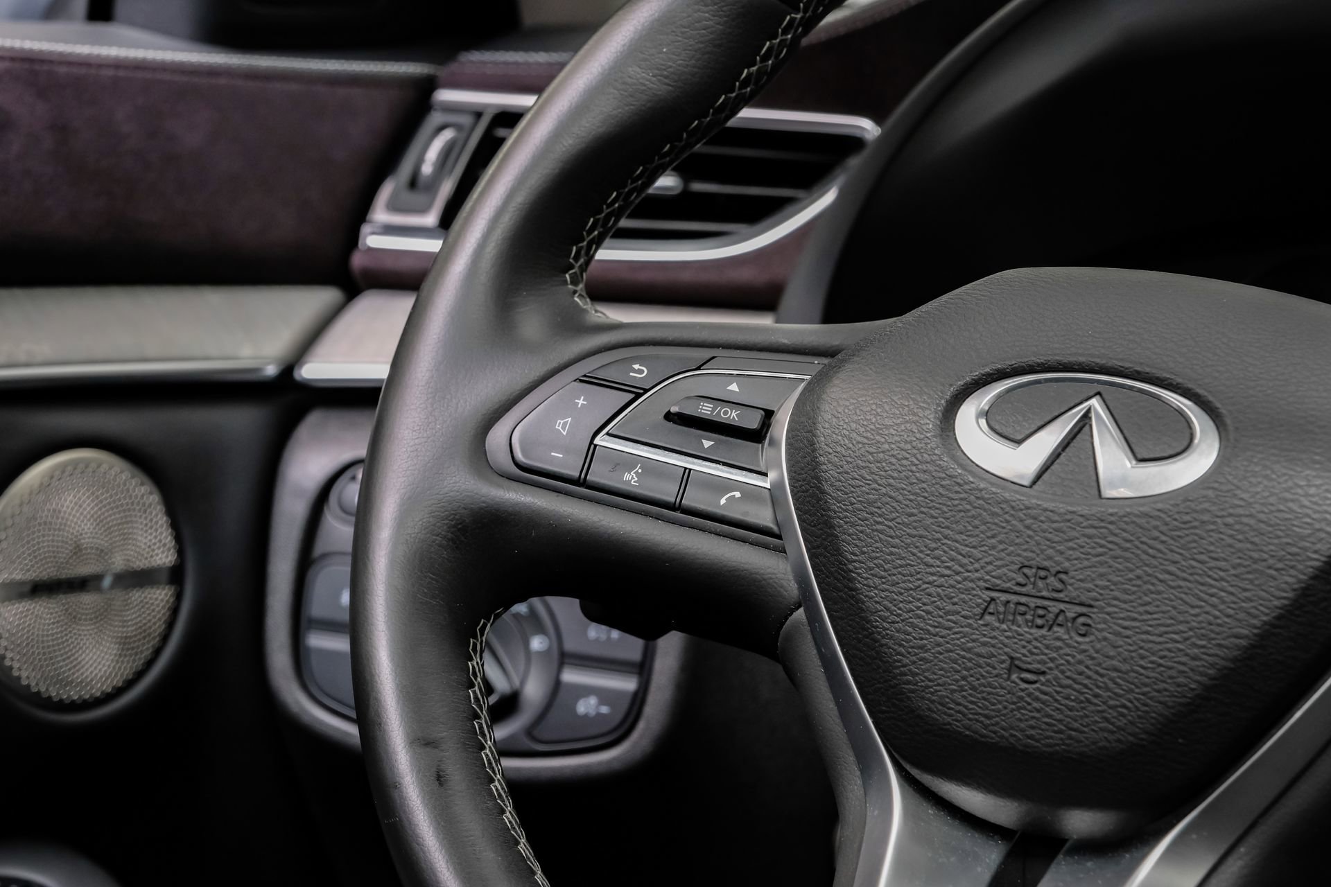 Used 2023 INFINITI QX50 Sensory image 21