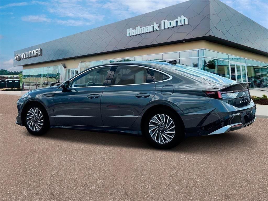 New 2025 Hyundai Sonata Limited FWD image 4