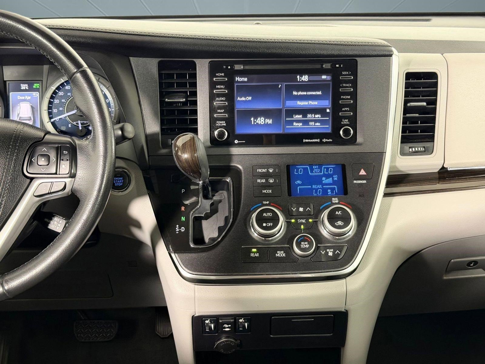 Used 2019 Toyota Sienna XLE FWD image 24
