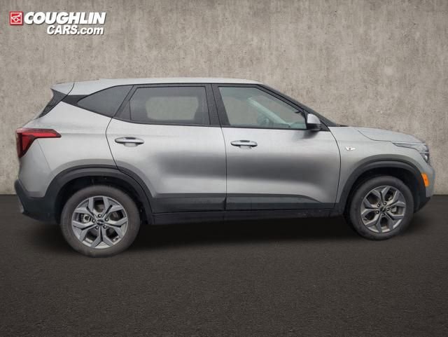 Used 2024 Kia Seltos LX image 8