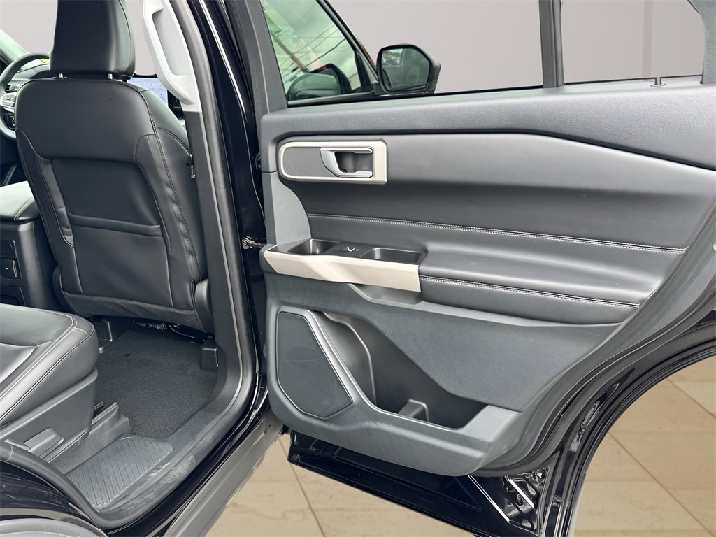 Used 2023 Ford Explorer XLT w/ Equipment Group 202A image 27