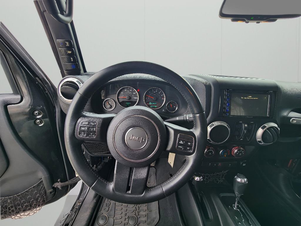 Used 2015 Jeep Wrangler Unlimited Sahara w/ Connectivity Group image 12