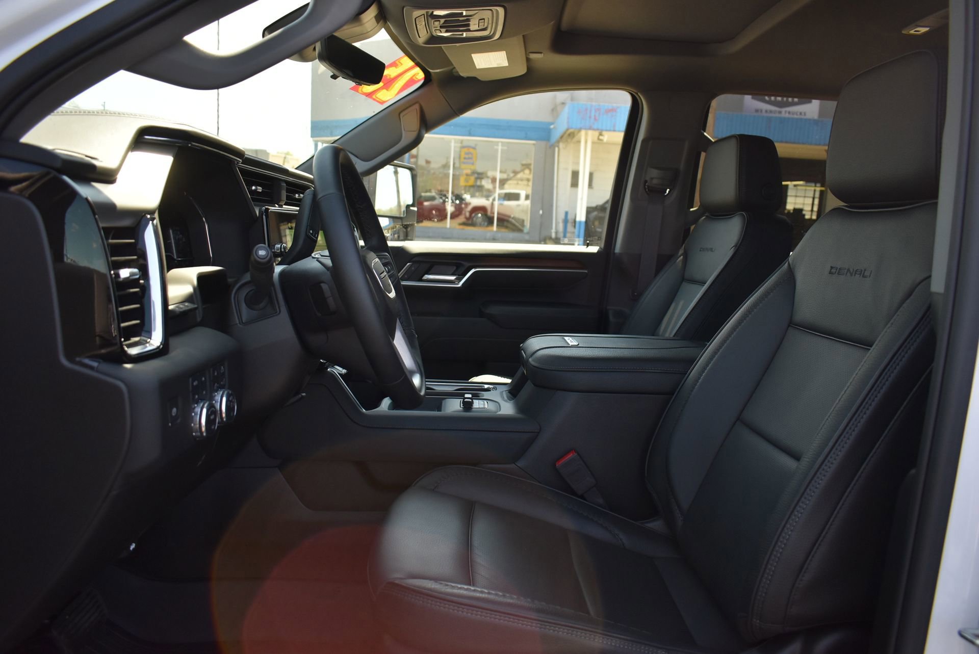 Used 2025 GMC Sierra 3500 Denali w/ Denali Reserve Package AWD/4WD image 15