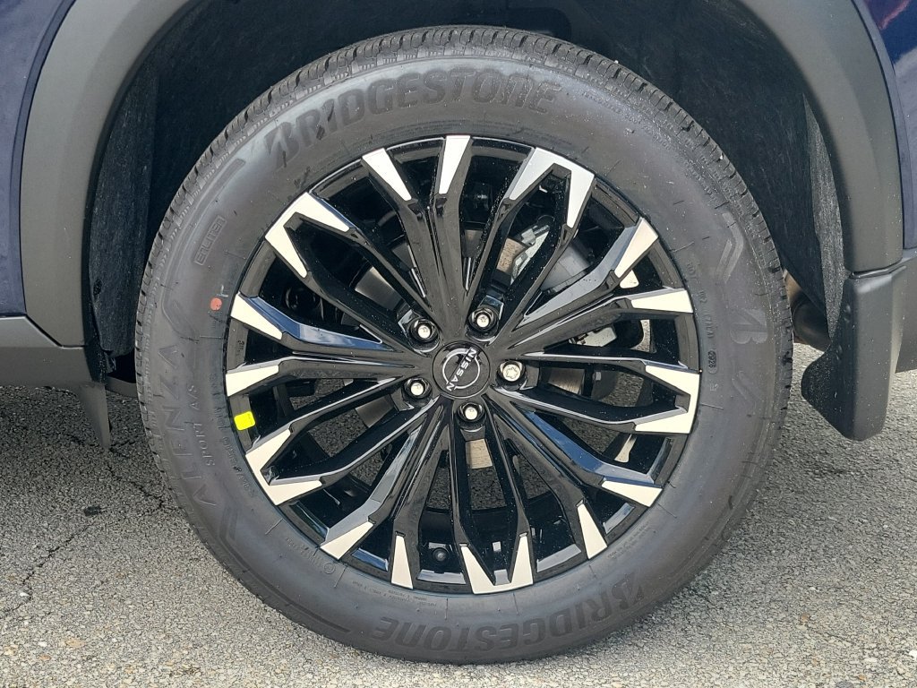 New 2026 Nissan Rogue Dark Armor AWD/4WD image 10