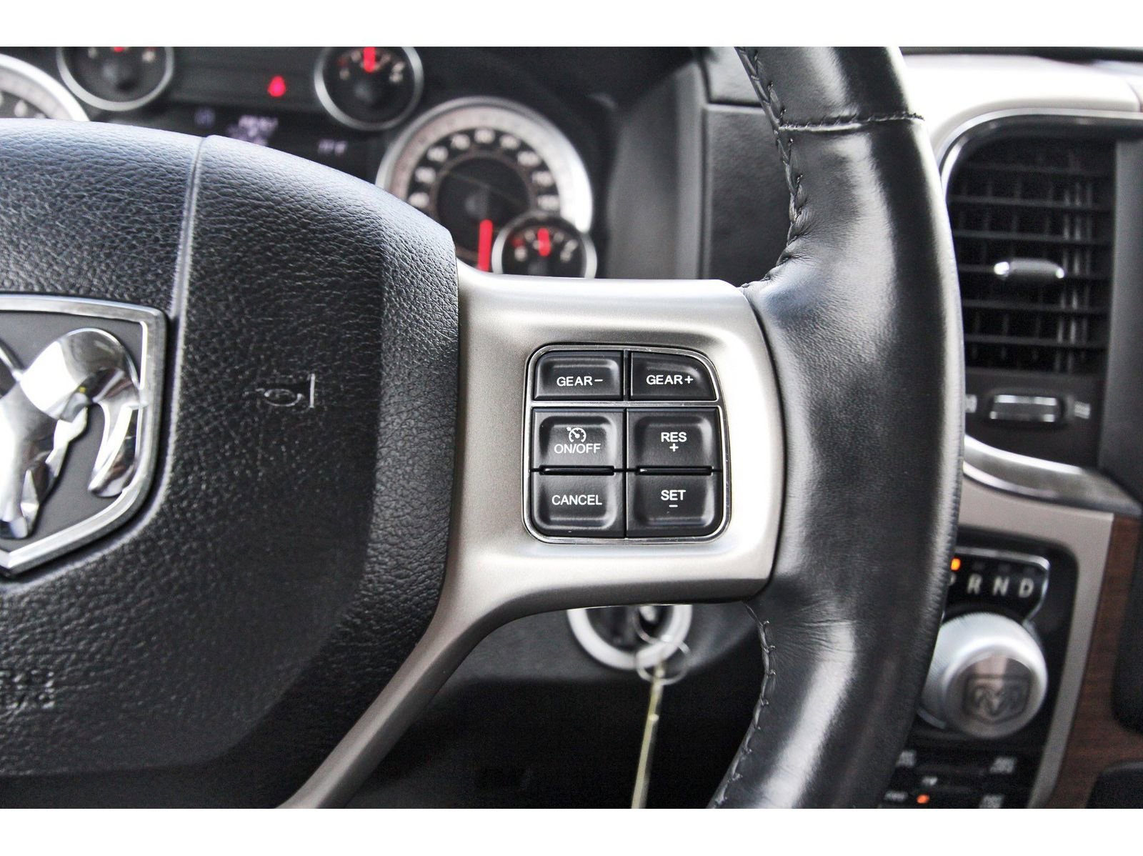 Used 2017 RAM 1500 Laramie AWD/4WD image 22