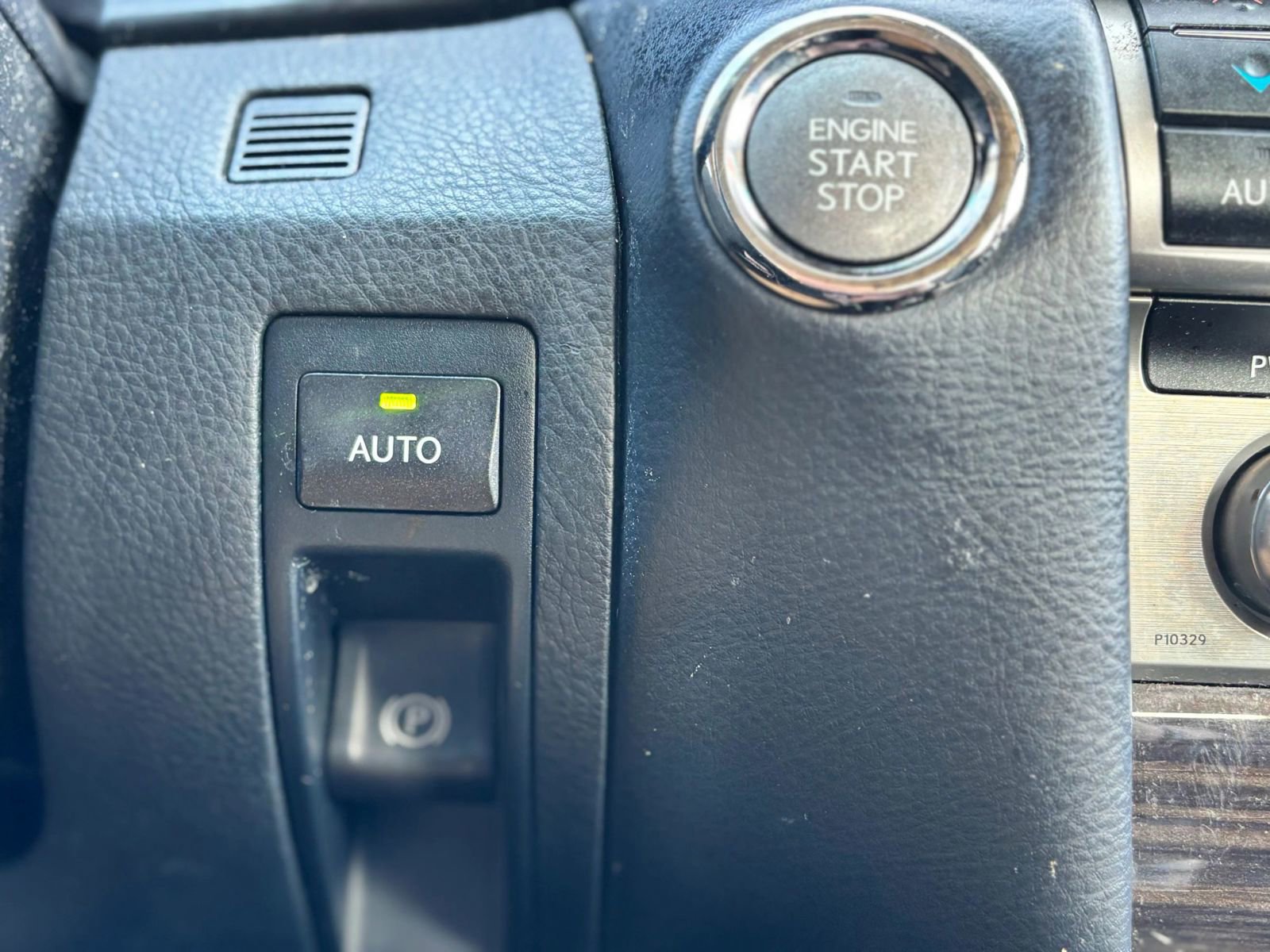 Used 2013 Lexus LS 460 LS 460 Sedan 4D w/ Comfort Pkg image 24