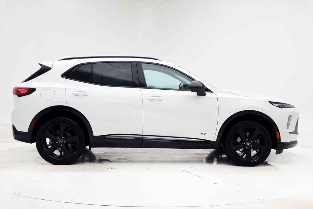 Used 2025 Buick Envision Sport Touring AWD/4WD image 3