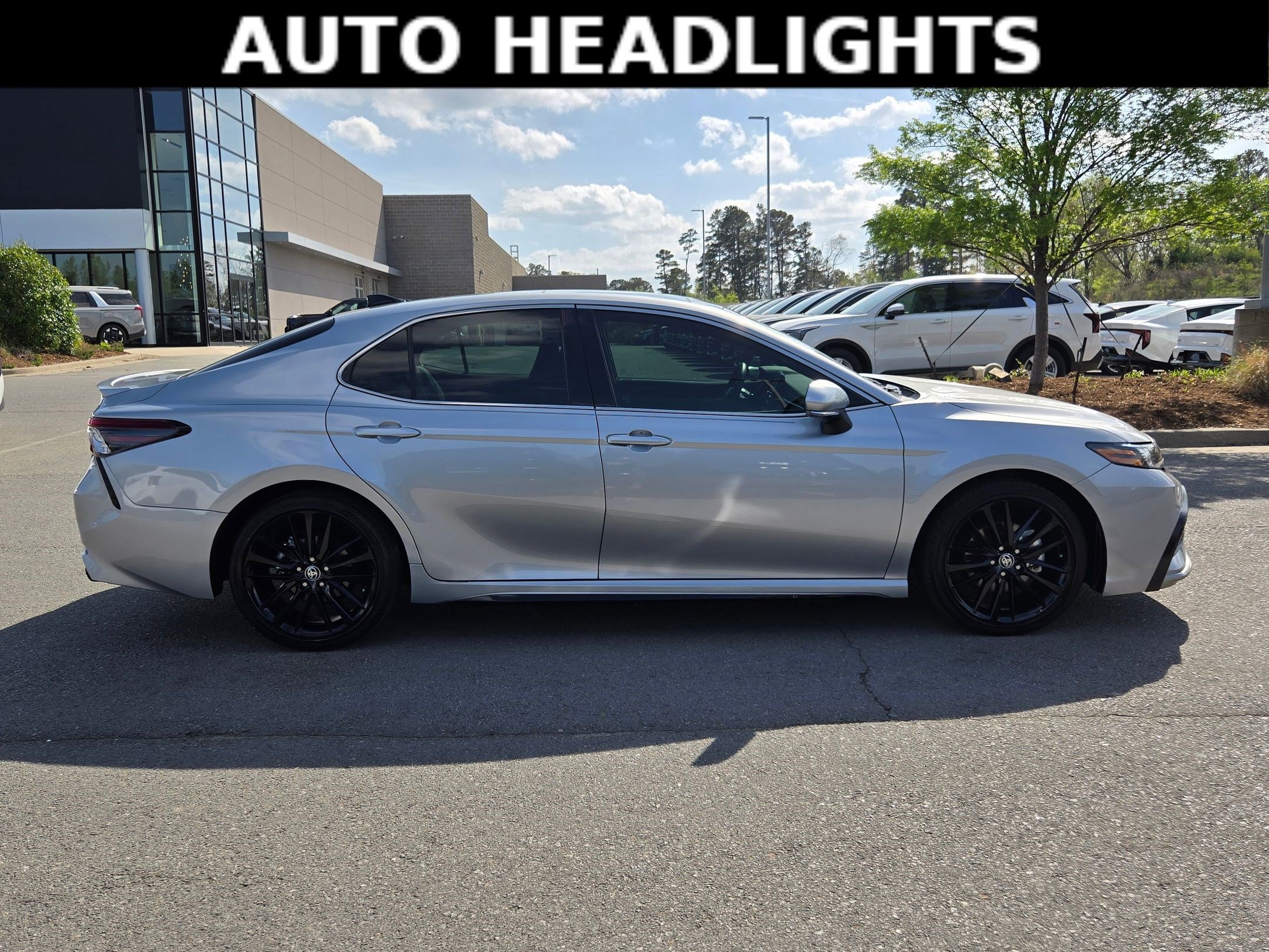 Used 2023 Toyota Camry XSE image 8