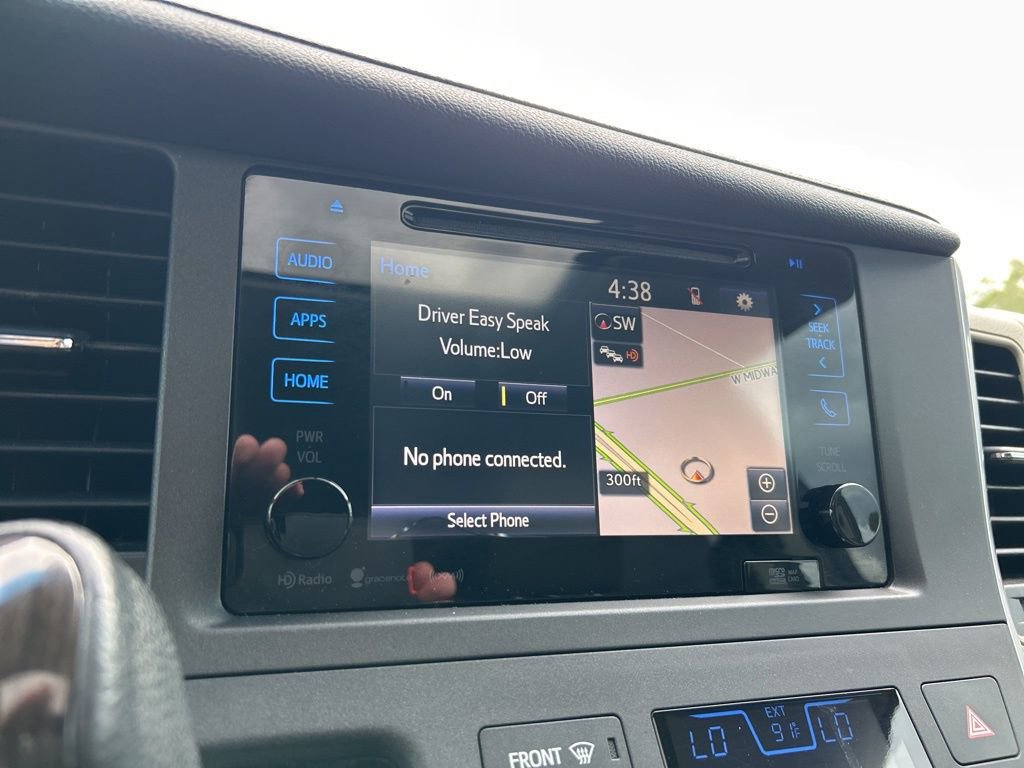 Used 2017 Toyota Sienna XLE w/ XLE Navigation Package image 34