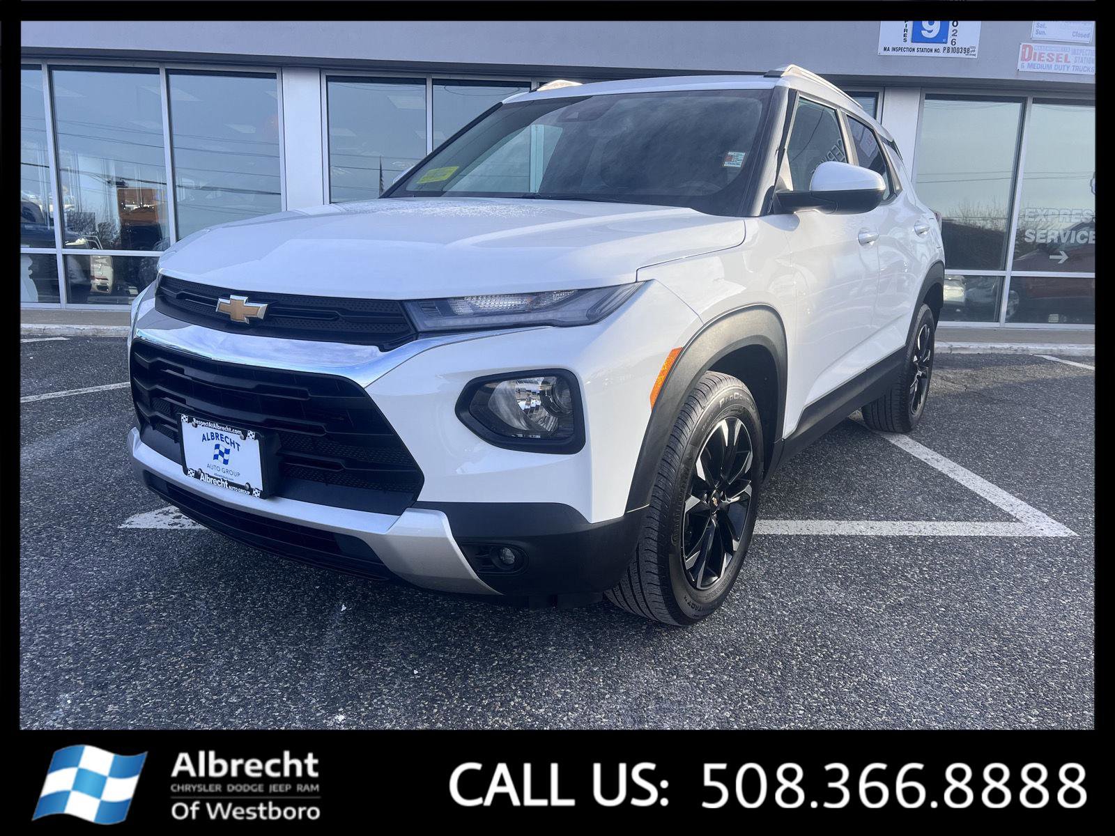 Used 2023 Chevrolet TrailBlazer LT w/ Convenience Package image 1