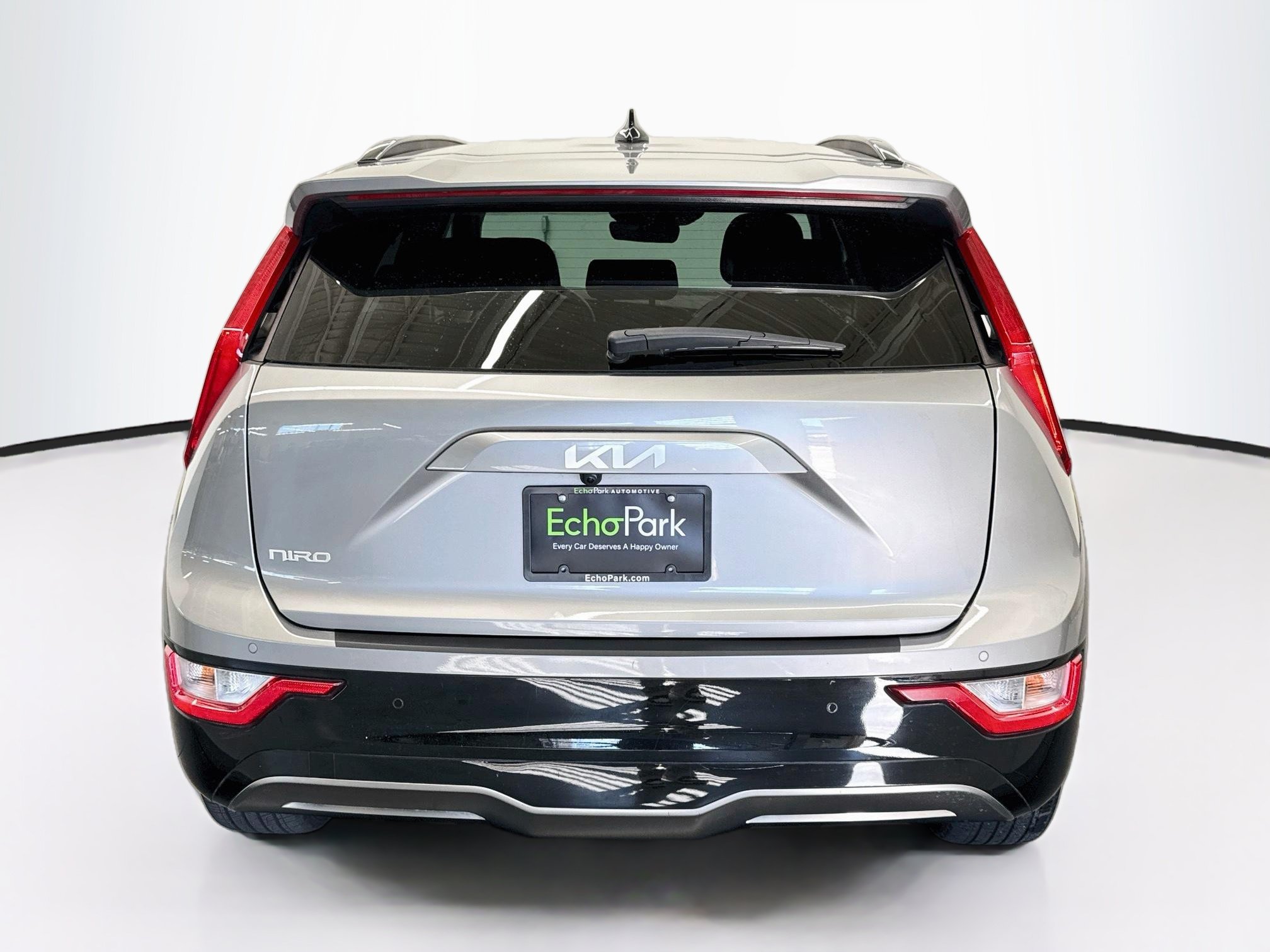 Used 2023 Kia Niro Wind w/ Wind Preserve Package FWD image 7
