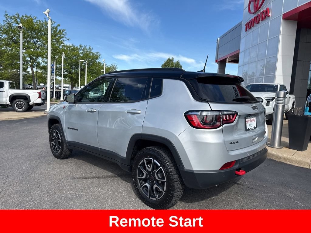 Used 2025 Jeep Compass Trailhawk AWD/4WD image 5