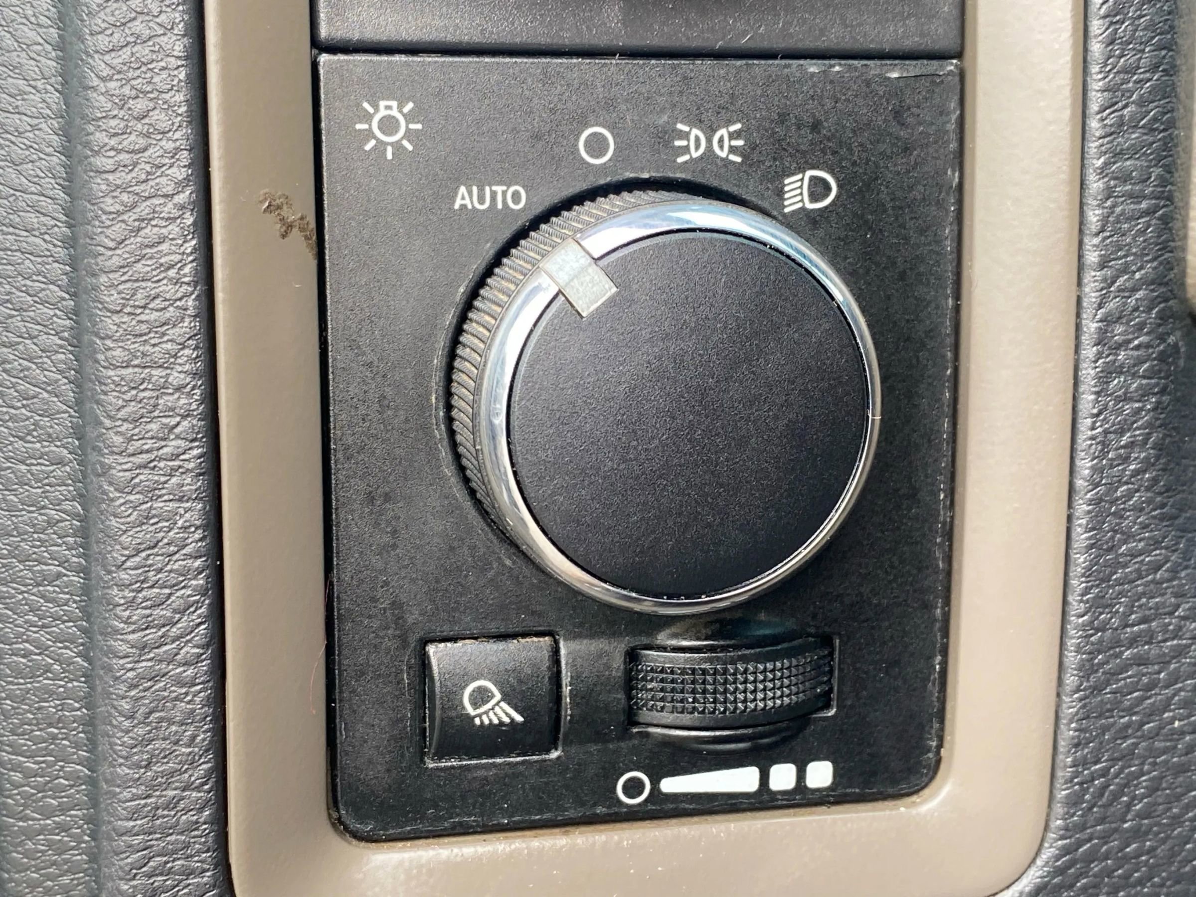 Used 2012 RAM 2500 ST w/ Chrome Appearance Group image 27