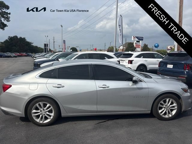 Used 2017 Chevrolet Malibu LT FWD image 2