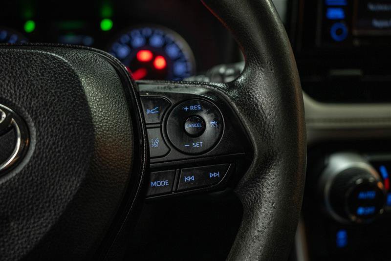 Used 2021 Toyota RAV4 XLE image 25