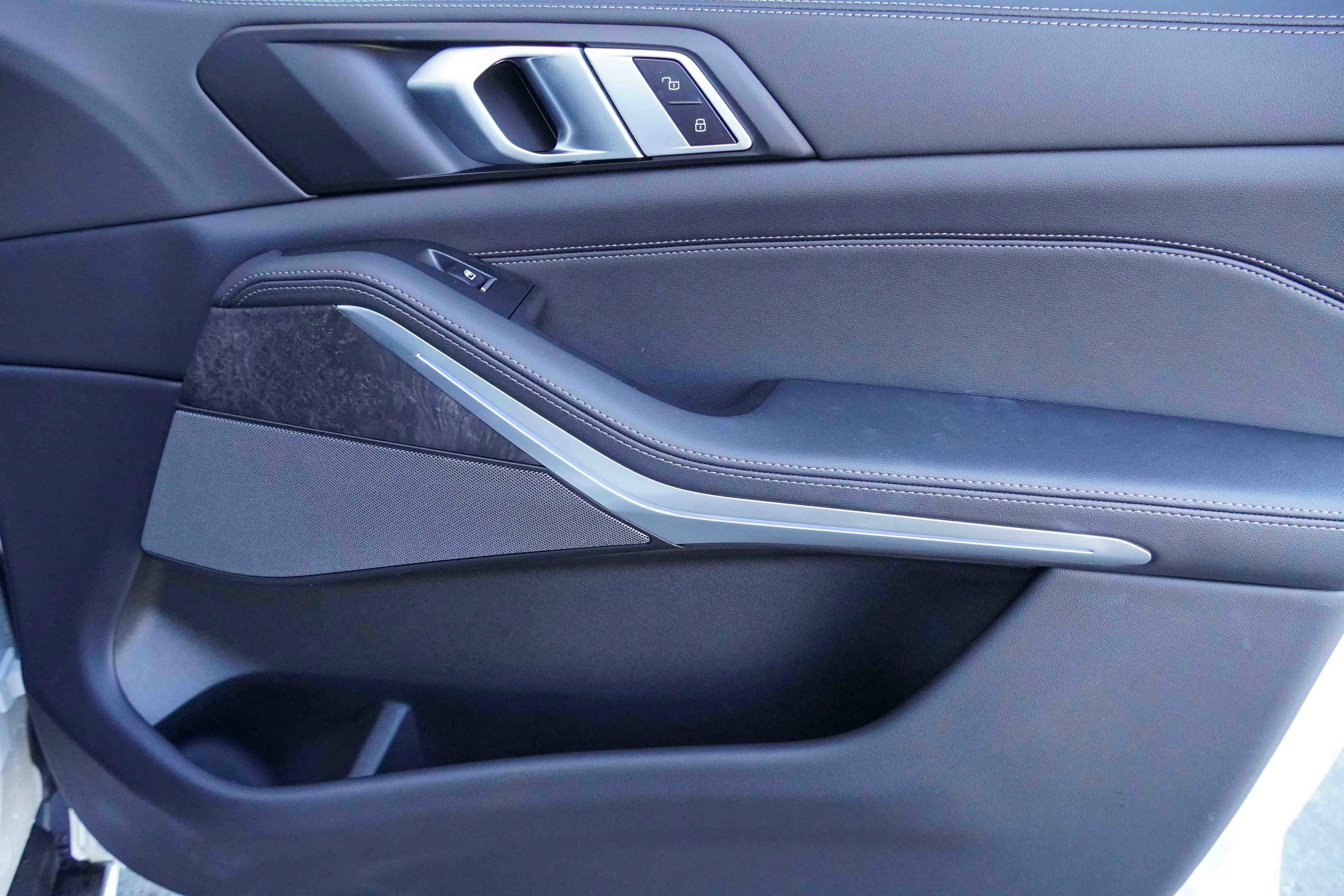 Used 2025 BMW X5 sDrive40i w/ Premium Package image 31