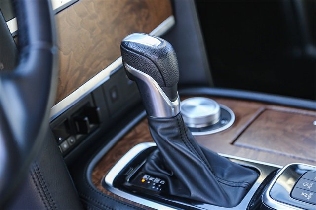 Used 2022 Nissan Armada SL w/ Captain's Chairs Package image 19