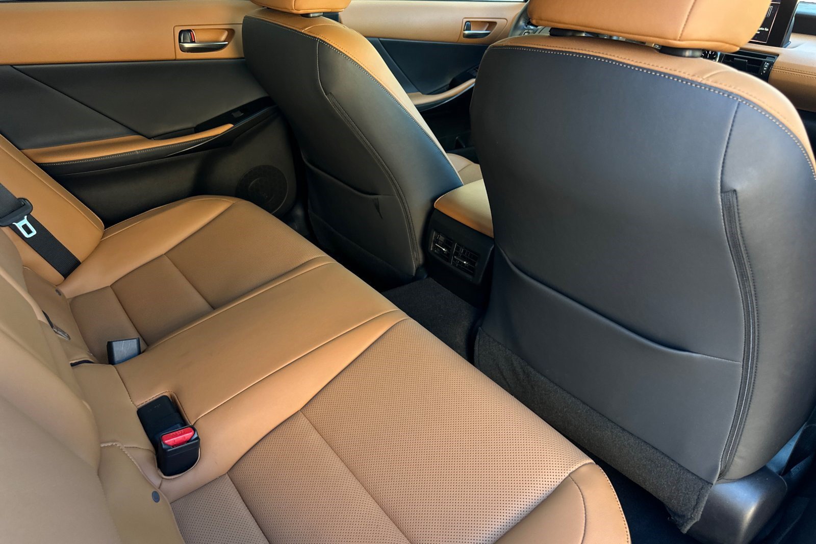 Certified 2025 Lexus IS 300 F Sport RWD image 31