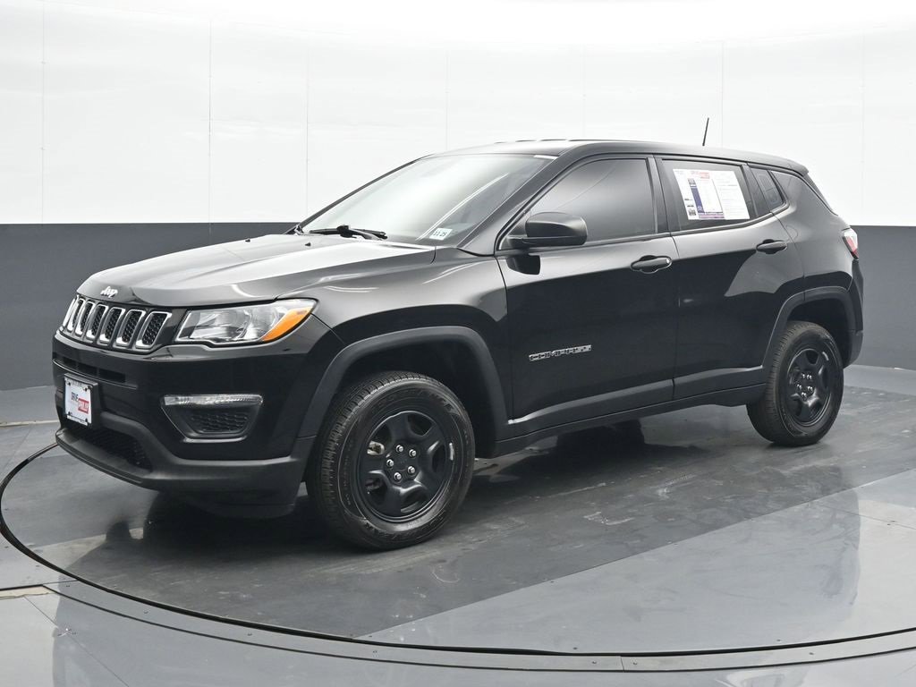 Used 2021 Jeep Compass Sport image 2