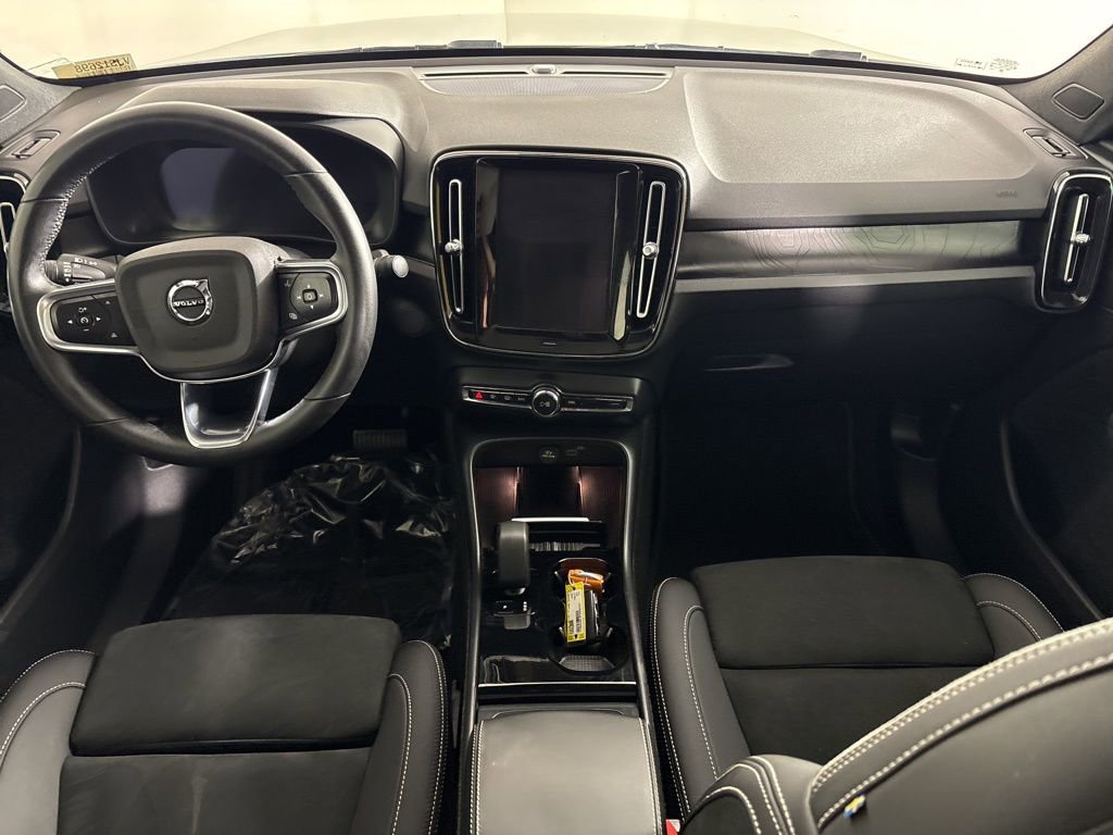 Used 2023 Volvo C40 P8 Recharge Plus image 13