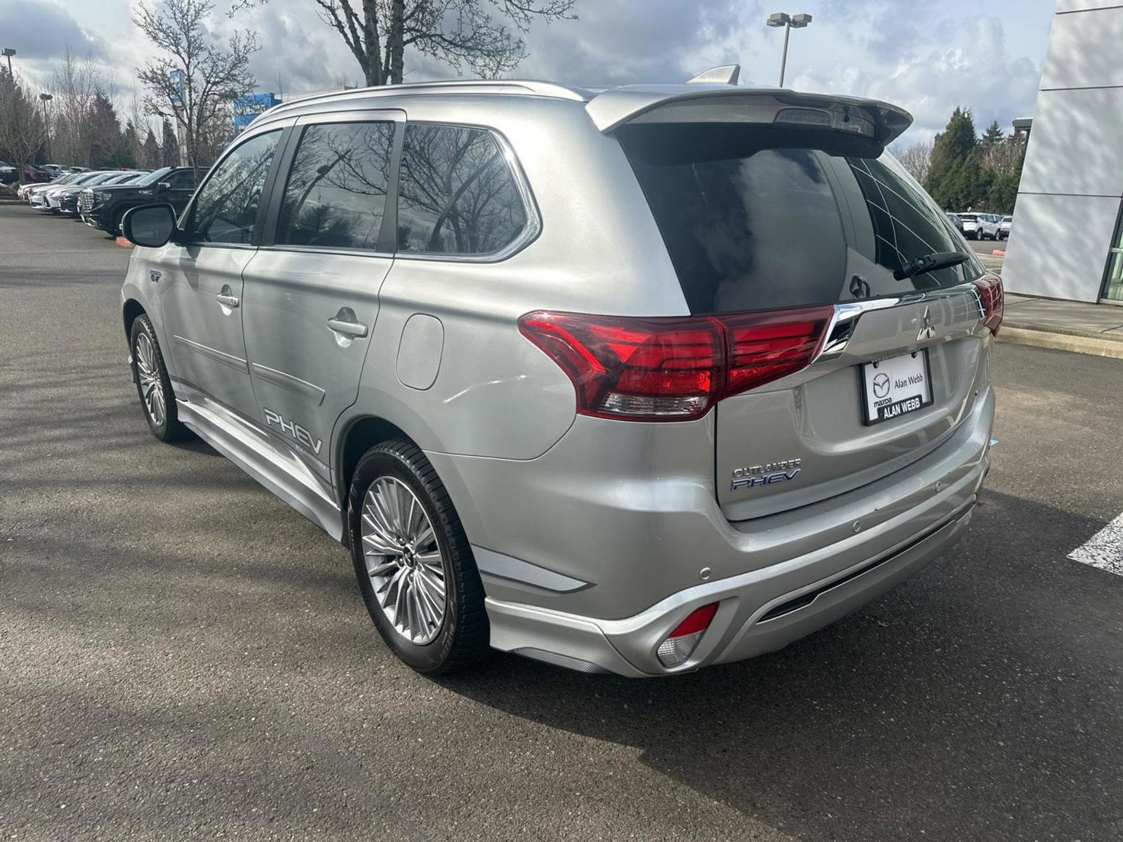 Used 2022 Mitsubishi Outlander SEL AWD/4WD image 2
