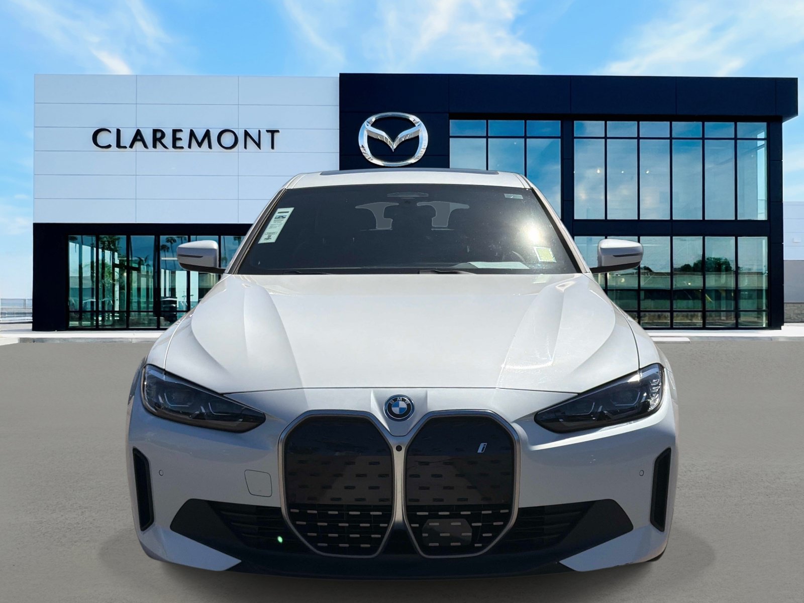 Used 2023 BMW i4 eDrive40 RWD image 2