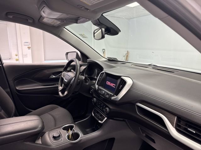 Used 2022 GMC Terrain SLE image 12