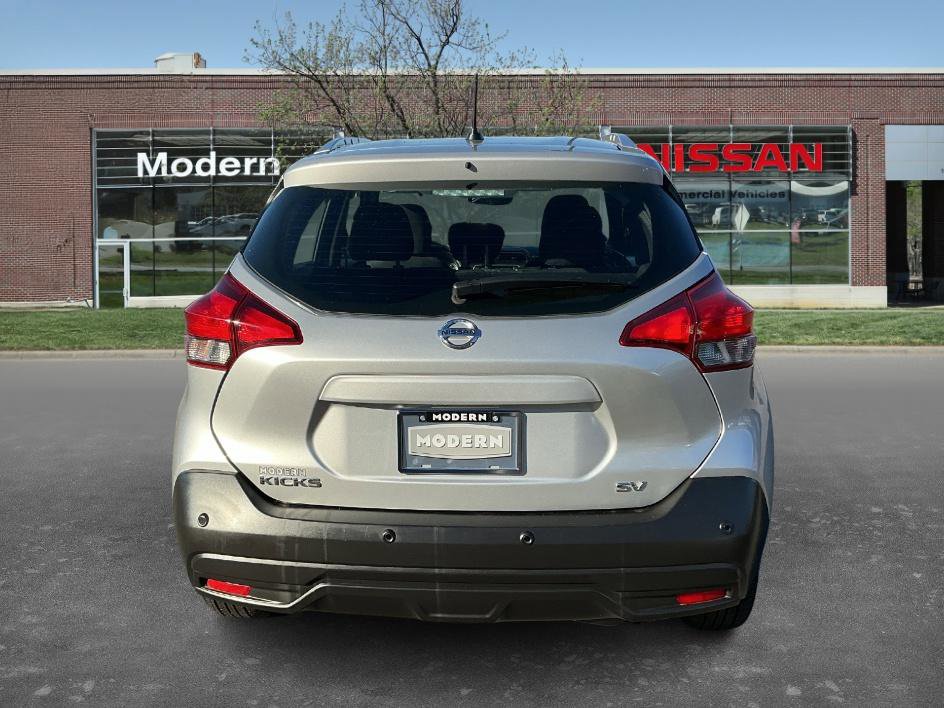 Used 2020 Nissan Kicks SV image 3