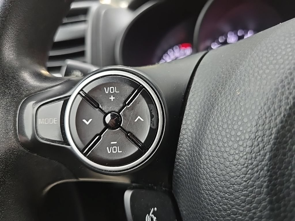 Used 2018 Kia Soul + FWD image 12