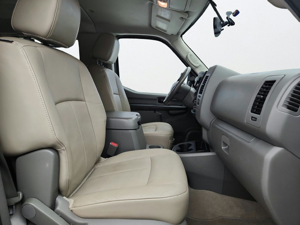 Used 2016 Nissan NV 3500 SL RWD image 22
