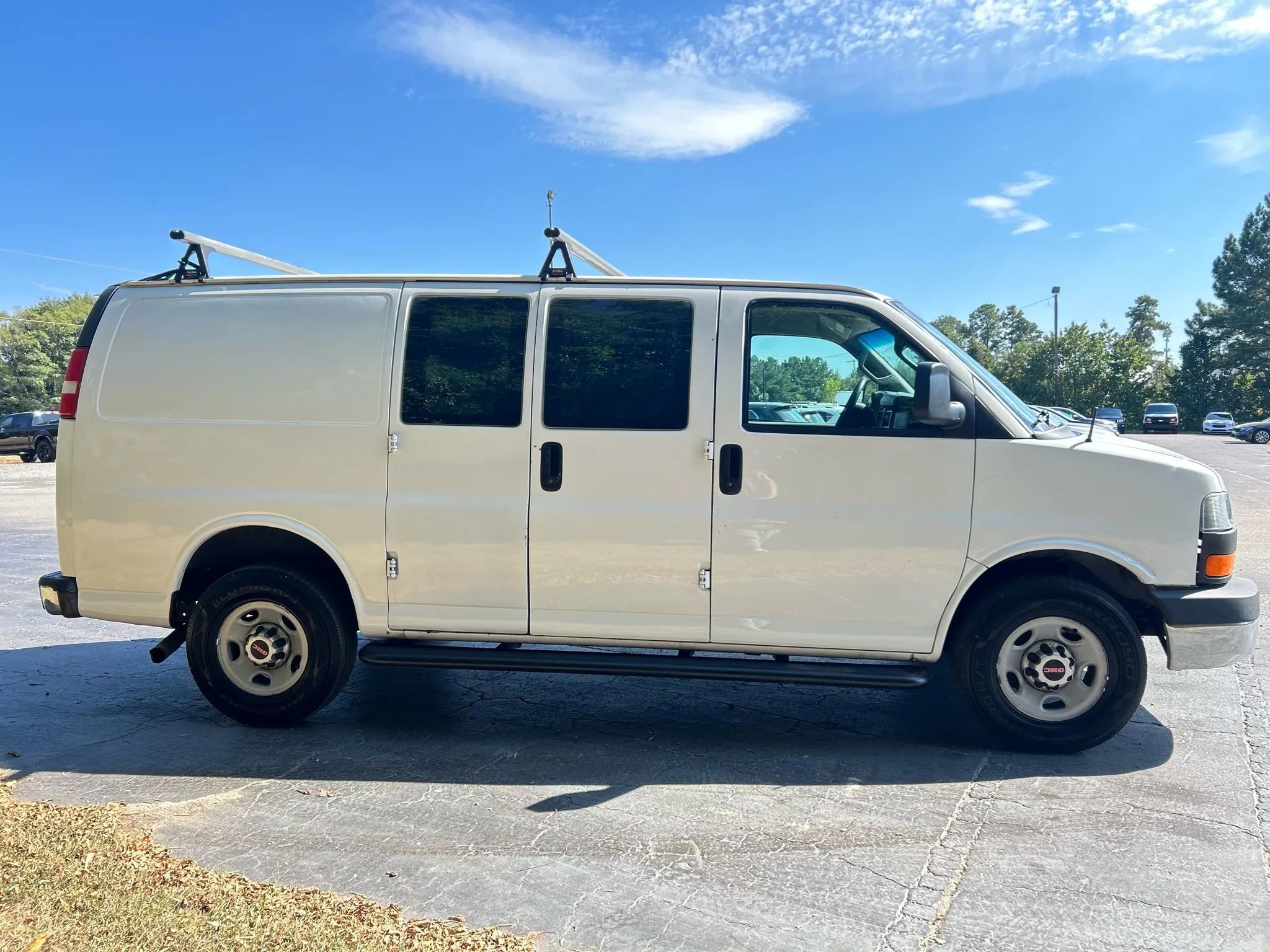 Used 2017 GMC Savana 2500 Van 3D image 6