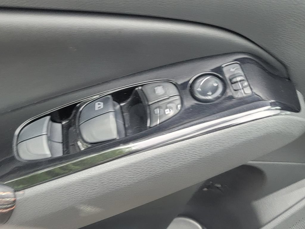 Used 2024 Nissan Altima 2.5 SR FWD image 32
