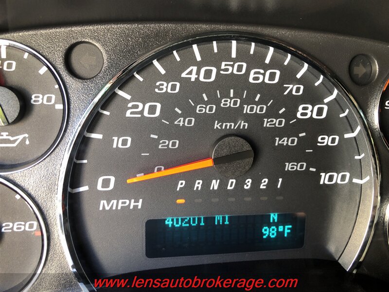 Used 2010 Chevrolet Express 1500 w/ Preferred Equipment Group RWD image 2