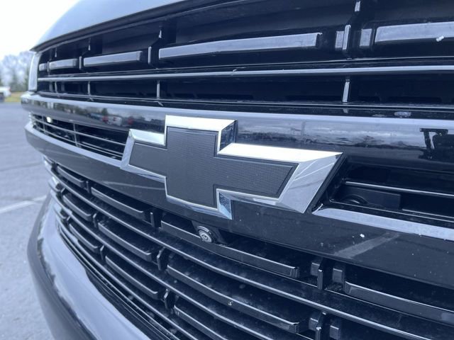 Used 2024 Chevrolet Suburban RST w/ Luxury Package image 32