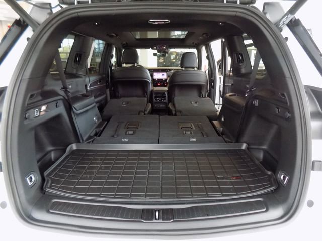 Certified 2025 Jeep Grand Cherokee L Limited w/ Black Appearance Package image 38