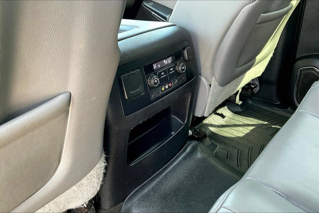 Used 2015 Chevrolet Suburban LT AWD/4WD image 22