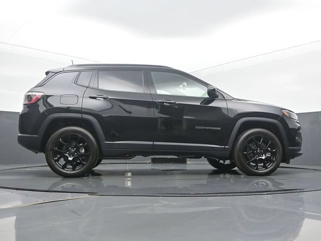 New 2025 Jeep Compass Latitude w/ Sun & Sound Group AWD/4WD image 52