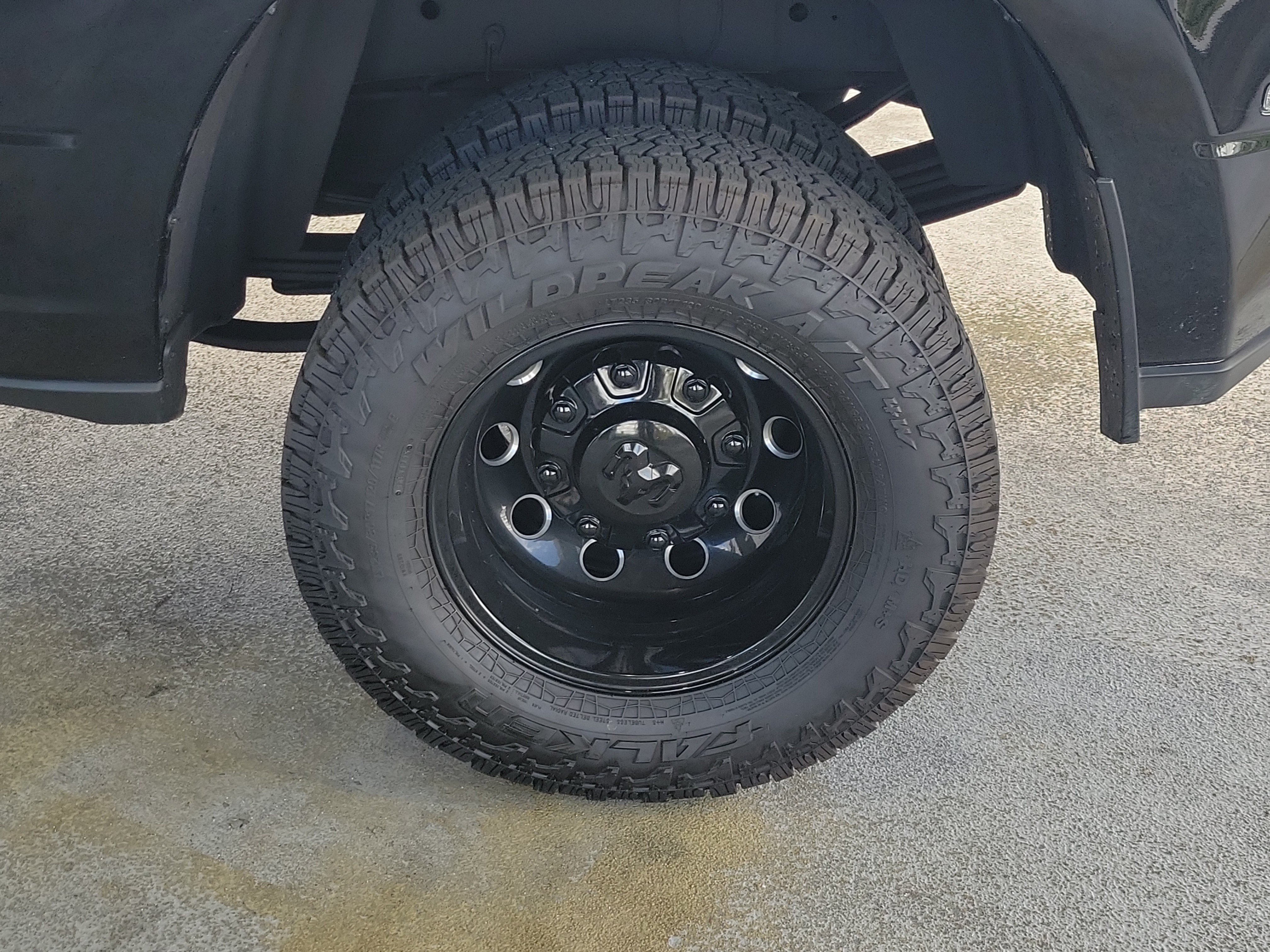 Used 2025 RAM 2500 Limited AWD/4WD image 5